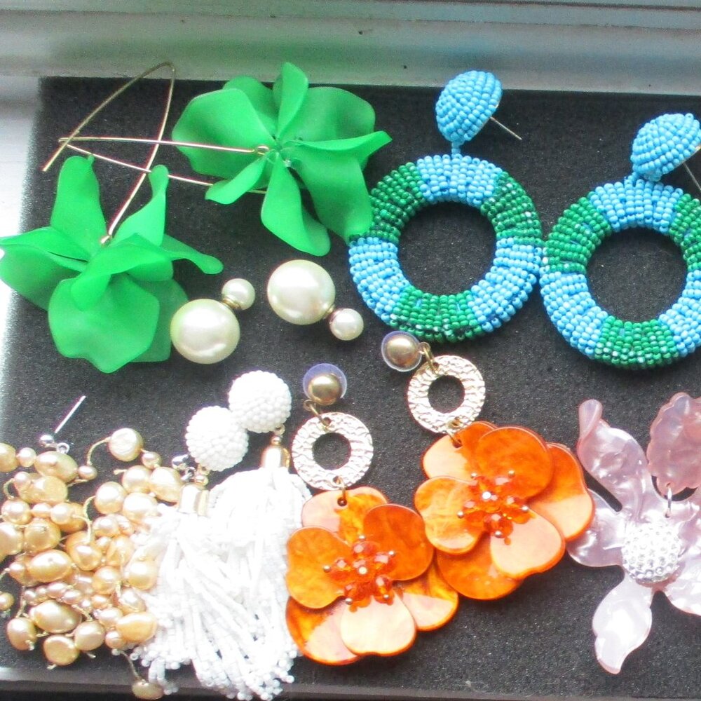 FUN FASHION SUMMER EARRINGS LOT OF 10 PIERCED  NEW